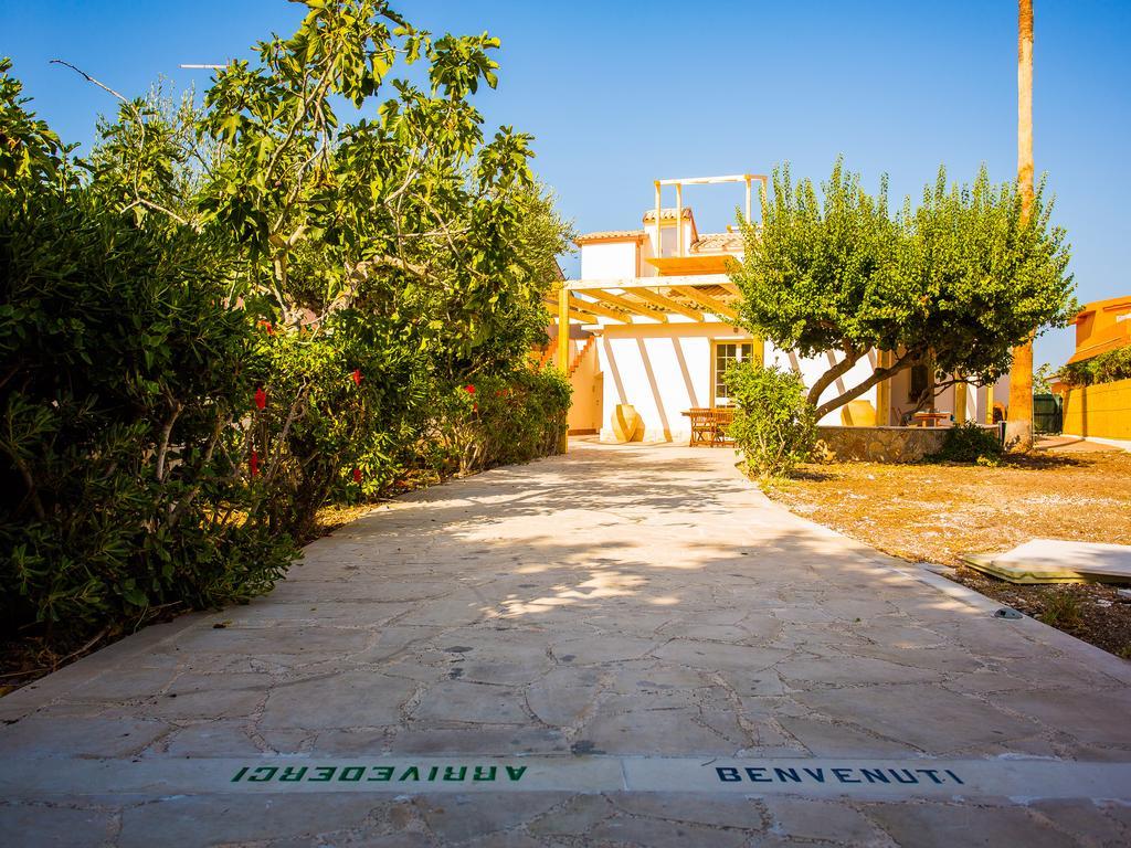 Casa Dei Carrubi Hotel Portopalo Di Capo Passero Kamer foto